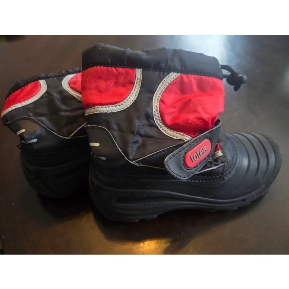 Totes Kids Winter Boots Waterproof Red Black Size 13 KIDS